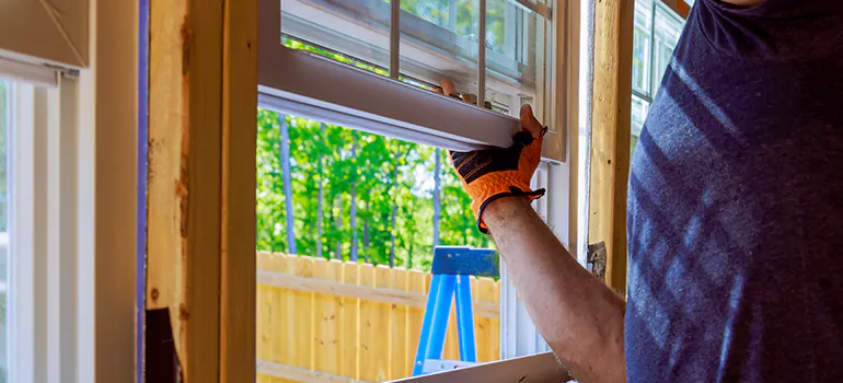 >Bay Window Curtain Rail Track in Hercules, CA